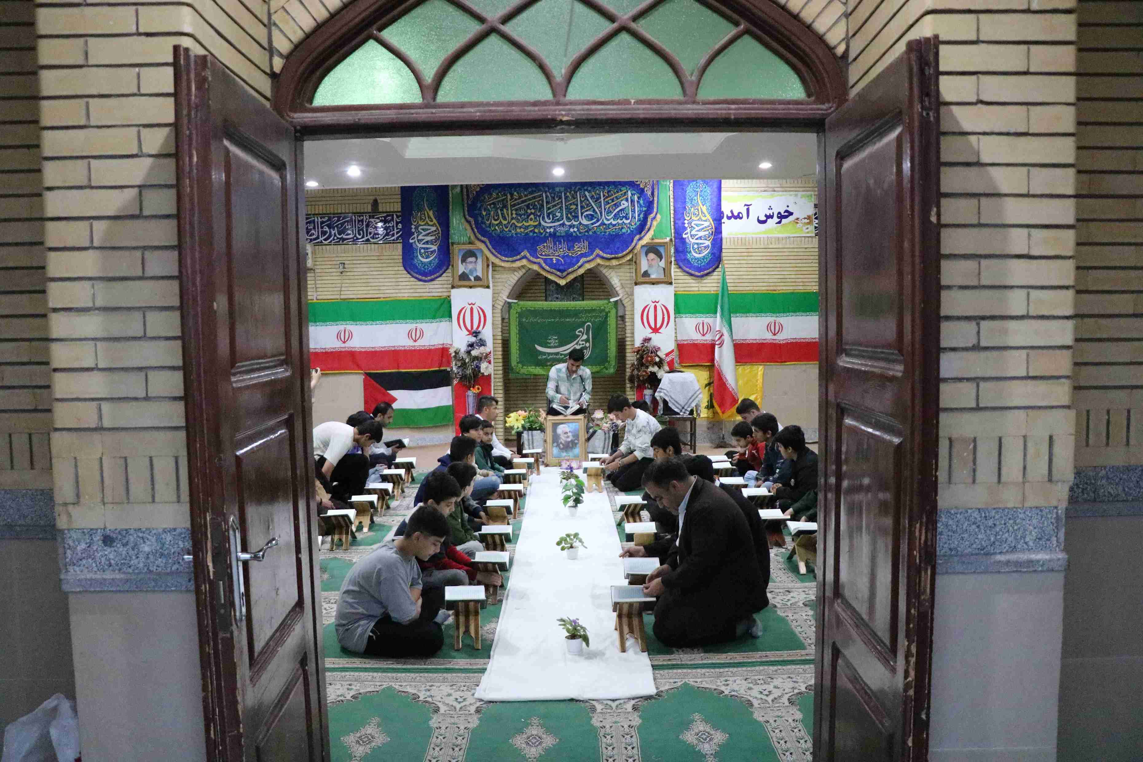 گزارش تصویری محفل انس با قرآن و افطاری 